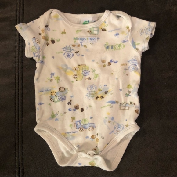 2 Baby Onesies - Picture 5 of 7